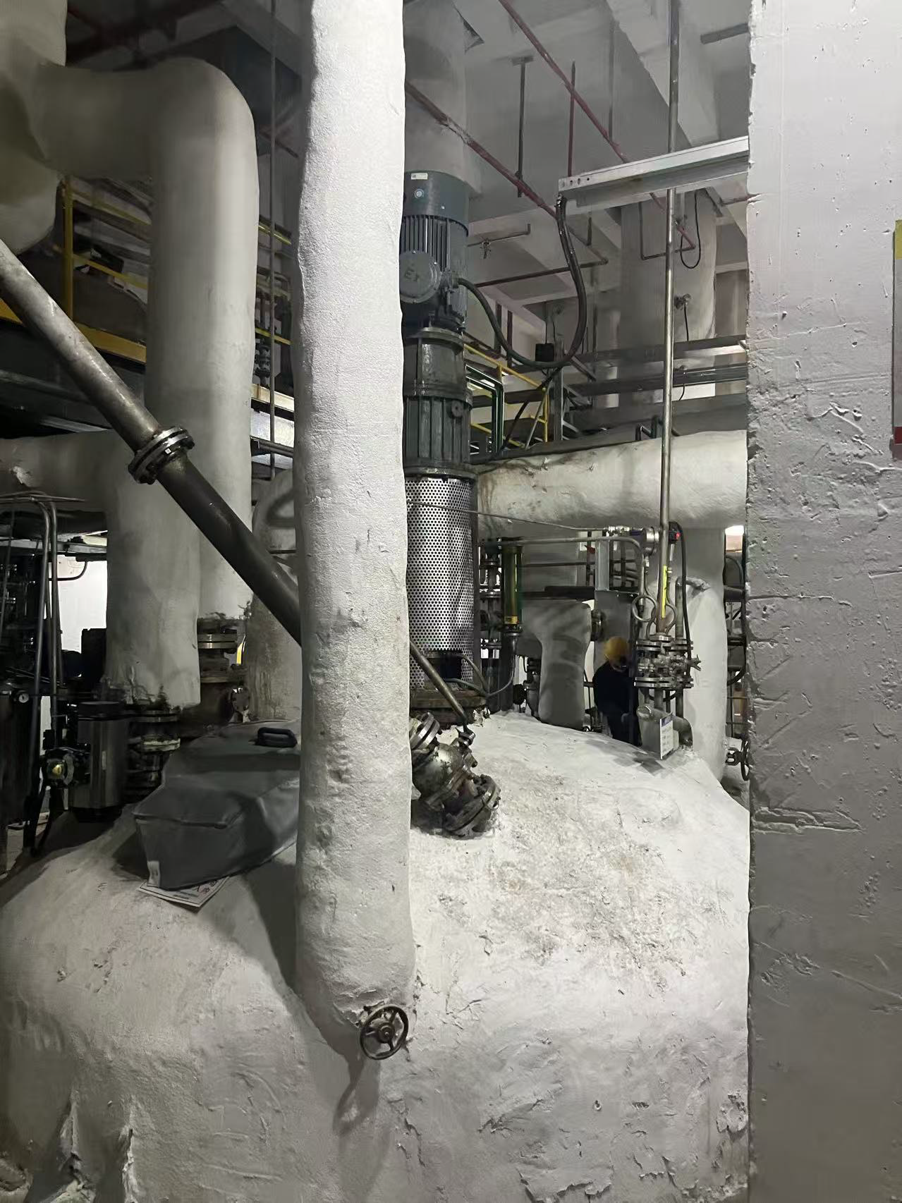 Polymerization esterification unit